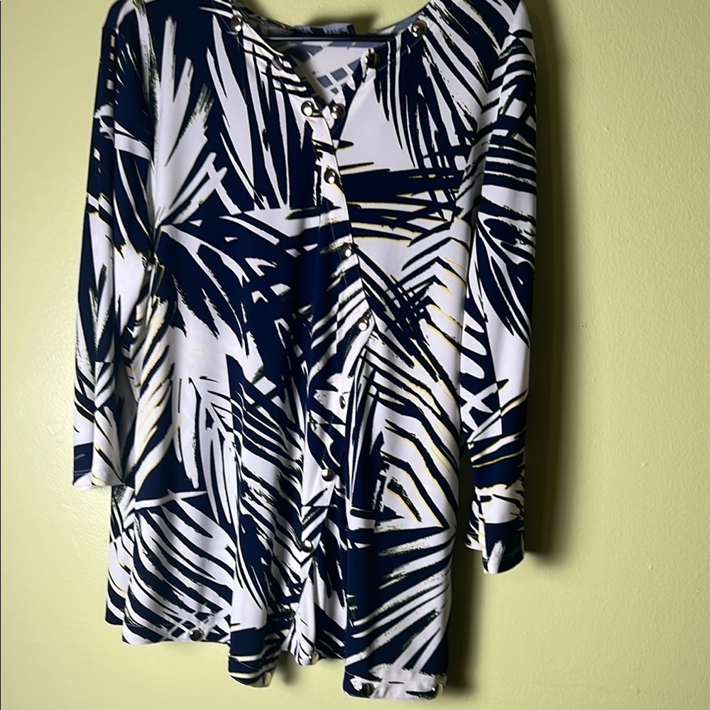 Talk of the walk vintage , long sleeve,Navy and White Patterned Women's Top